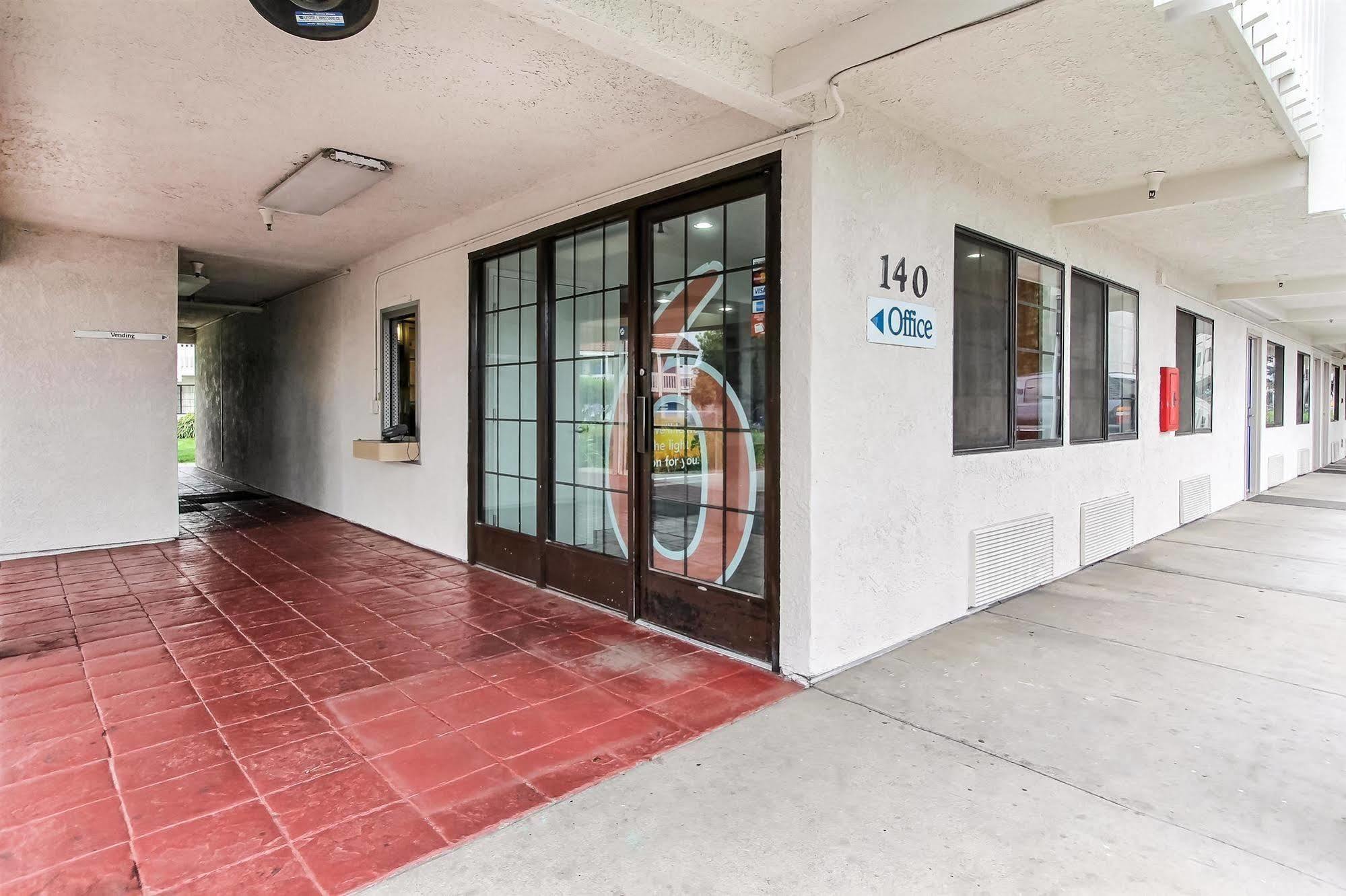 Motel 6-Salinas, Ca - North Monterey Area Extérieur photo